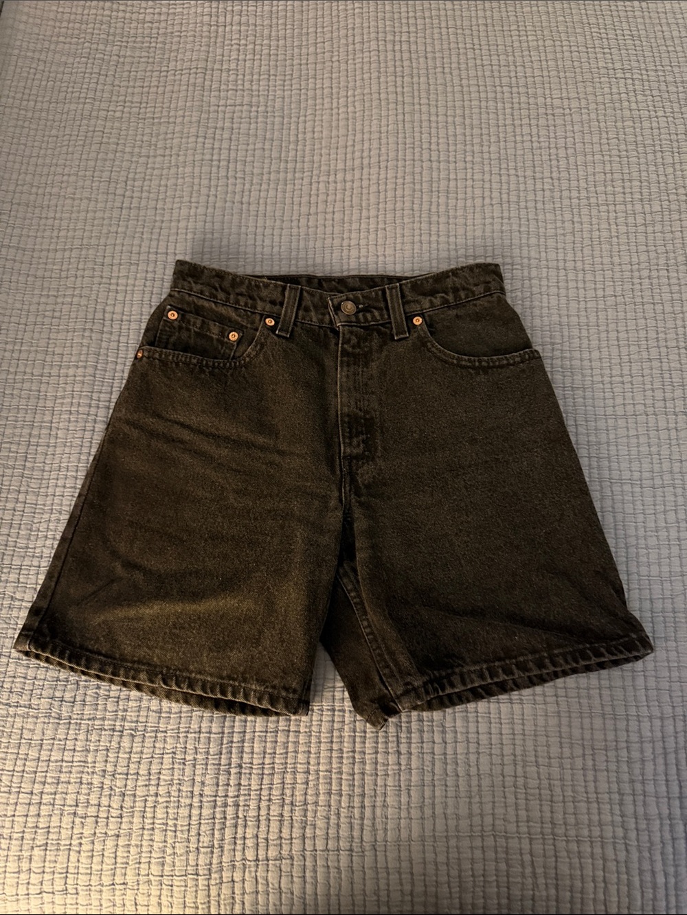 Vintage Black Levi Shorts • High Rise • 550 Relaxed Fit